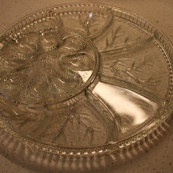 Pebble Leaf Egg Tray - Picture 3 of 4